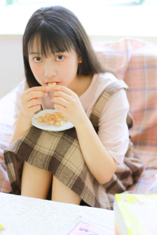 内裤上有黄黄的分泌物是怎么回事